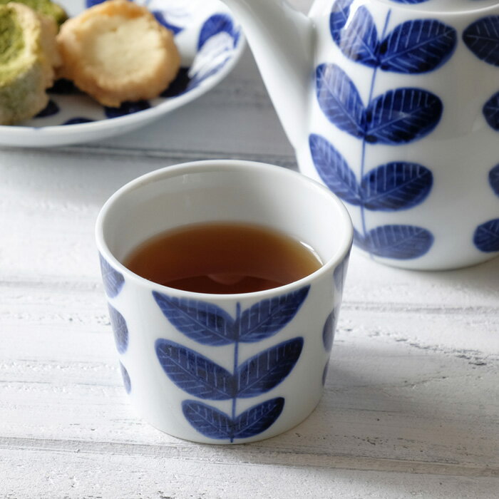 aoba そば猪口【波佐見焼き】石丸陶芸　ミニョンあおば　青葉　ミニカップ　デザート　スイーツ北欧風　ギフト無料ラッピング　手書き　手描き　葉っぱ