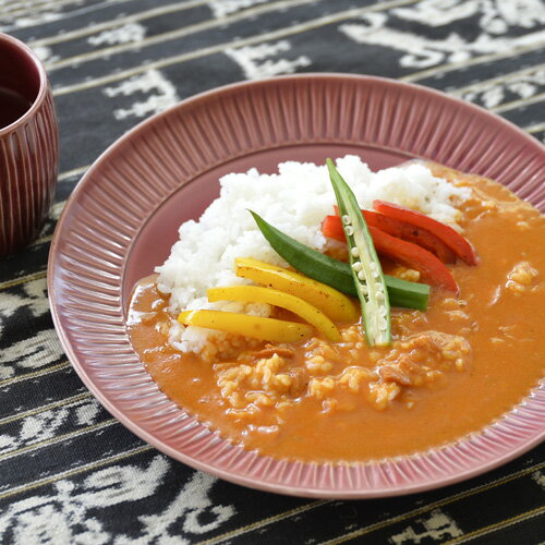 手彫り茜しのぎ　27cmリム皿【波佐見焼き】【カレー皿】【パスタ皿】石丸陶芸　ミニョン　はさみ焼き　人気窯元　利左エ門窯　ギフト無料ラッピング 赤 ピンク