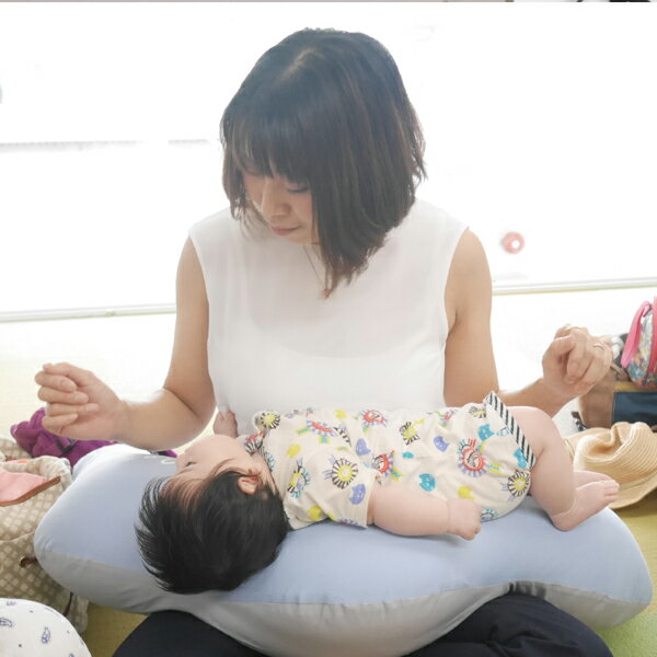 日本製 くも型のマルチ授乳クッション 抱き枕【ラッピング可能】 | 足まくらや赤ちゃんのお座りサポートにも 丸洗いOK 赤ちゃん ベビー用品※北海道・沖縄・離島は送料無料対象外