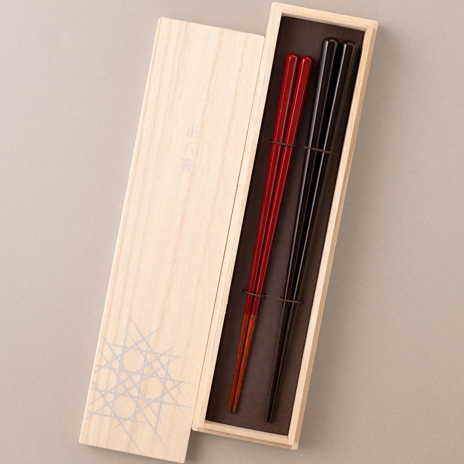 漆塗分正八箸 黒檀 / サティーネ 八角 23.5cm / 22cm ペア 夫婦箸 お箸の専門店 【箸蔵まつかん】 マツ勘 箸 お箸 はし おはし 漆 塗分け 唐木 箱入り 桐箱 シンプル プレゼント 贈り物 ギフト お祝い 還暦祝い 日本 お土産 日本製