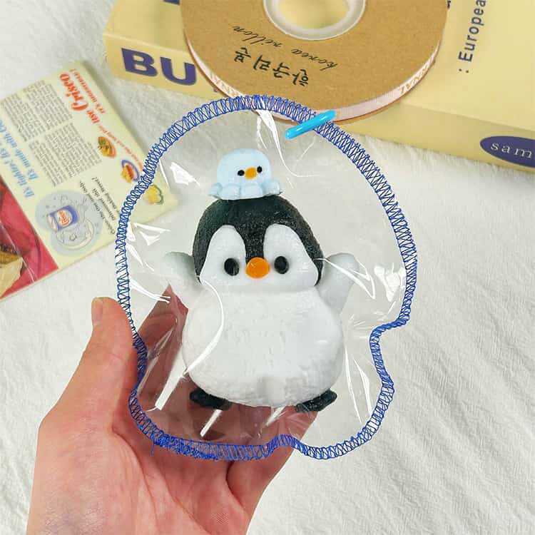 スクイーズ もちもちスクイーズ 動物 ペンギン マスコット チャーム付き カラビナ...