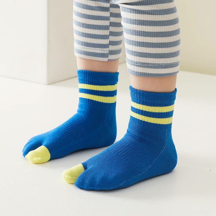 キッズ 靴下 白 黒 スニーカー ワンポイント 足袋ソックス キッズ 5足組 2本指靴下 綿 くるぶし 子供用靴下 コットン 男の子 女の子 クルー丈 スポーツ ジュニア 小学生 こども くつ下 二本指ソックス くつした シンプル かわいい 通園 通学 運動会 幼稚園 小学校 外反母趾