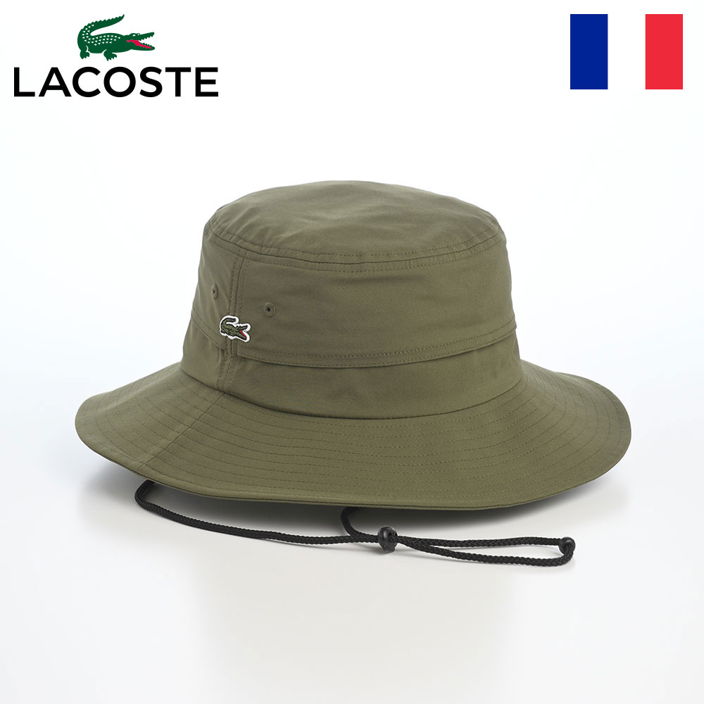 ■別のカラーはこちらベージュブラック仕様 カラー：カーキグリーン ブランド：LACOSTE（ラコステ）／フランス 素材：ポリエステル65％、複合繊維（ポリエステル）35％ 裏地：メッシュ つばの広さ：約7〜8cm 重さ：約80g スベリ絞りアジャスターあり ※サイズを1〜1.5cm小さくできます 中国製 ※あご紐（あごひも）あり ※あご紐はクリップ式で着脱可 着用シーズン：通年 ※サイズ調整テープ（長さ30cm）が1個付属します。 ■ サイズの目安 メーカー表記　58cm 実寸サイズ：ほぼ表記どおり ■ 取り扱いのご注意 摩擦や水分、汗や日光により色落ち、変色することがありますのでご注意ください。 汗のついたままかぶり続けずに、早めに家庭でお洗いください。 手洗い可 [手洗いについてのご説明] ※洗濯の際には品質表示タグの記載内容をご確認ください。 誰もが知るワニのマークに宿る、フレンチシックなライフ・スタイル。 LACOSTE（ラコステ）の創業者であるルネ・ラコステは1904年生まれ。17歳の時にテニスのトーナメントで優勝し、1924年には全仏オープンで初優勝。引退するまでに4大大会の優勝数が10に達する偉大なテニスプレイヤーでした。 フェアプレーを重んじ、エレガントなテニス選手であったルネ・ラコステは、ファッションに革命をもたらした発明家でもありました。 LACOSTE（ラコステ）の精神を表すのは、テニスとゴルフにインスパイアされた、モダンでフランスらしいスタイルです。 街中でも着られるようなスタイリッシュなテニスウェア、スポーツにインスパイアされたワードローブ、現代的な魅力。 LACOSTE（ラコステ）はスタイルに革新を起こし、動きやすさ、快適さを与えます。 仕様 カラー：カーキグリーン ブランド：LACOSTE（ラコステ）／フランス 素材：ポリエステル65％、複合繊維（ポリエステル）35％ 裏地：メッシュ つばの広さ：約7〜8cm 重さ：約80g スベリ絞りアジャスターあり ※サイズを1〜1.5cm小さくできます 中国製 ※あご紐（あごひも）あり ※あご紐はクリップ式で着脱可 着用シーズン：通年 ※サイズ調整テープ（長さ30cm）が1個付属します。 ■ サイズの目安 メーカー表記　58cm 実寸サイズ：ほぼ表記どおり ■ 取り扱いのご注意 摩擦や水分、汗や日光により色落ち、変色することがありますのでご注意ください。 汗のついたままかぶり続けずに、早めに家庭でお洗いください。 手洗い可 [手洗いについてのご説明] ※洗濯の際には品質表示タグの記載内容をご確認ください。 誰もが知るワニのマークに宿る、フレンチシックなライフ・スタイル。 LACOSTE（ラコステ）の創業者であるルネ・ラコステは1904年生まれ。17歳の時にテニスのトーナメントで優勝し、1924年には全仏オープンで初優勝。引退するまでに4大大会の優勝数が10に達する偉大なテニスプレイヤーでした。 フェアプレーを重んじ、エレガントなテニス選手であったルネ・ラコステは、ファッションに革命をもたらした発明家でもありました。 LACOSTE（ラコステ）の精神を表すのは、テニスとゴルフにインスパイアされた、モダンでフランスらしいスタイルです。 街中でも着られるようなスタイリッシュなテニスウェア、スポーツにインスパイアされたワードローブ、現代的な魅力。 LACOSTE（ラコステ）はスタイルに革新を起こし、動きやすさ、快適さを与えます。