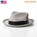 ■別のカラーはこちらチャコールグレーブラックネイビーライトブラウン仕様 カラー：ライトグレー ブランド：STETSON（ステットソン）／アメリカ 素材：毛（ビーバー、ラビット）100％ つばの広さ：約5.5〜6.5cm アメリカ製 ブランド箱付（商品の輸送や保管に使用する箱のため、箱の状態は保証できません） ■ サイズの目安 メーカー表記　57cm、58cm、59cm、60cm、61cm 実寸サイズ：ほぼ表記どおり ■ 取り扱いのご注意 リボンのズレ防止のための縫い付け箇所があります。 創業1865年、アメリカン・スピリットの象徴STETSON（ステットソン）。 1865年、ジョン・B・ステットソンによって設立されたSTETSON（ステットソン）は、西洋の開拓精神から生まれ、今や帽子愛好家に限らず、誰もが知るアメリカのアイコンに成長しました。 STETSON（ステットソン）は、アメリカの伝統に深く根ざした、上質な帽子を作り続けています。年を重ねるにつれ良さが引き立つ製品を評価する文化こそ、STETSON（ステットソン）の信条です。STETSON（ステットソン）は、150年以上前のジョン・B・ステットソンが用いた技術を使って、今も帽子を手づくりしています。そしてこのアプローチこそ、ハリウッドスターをはじめ、多くの顧客に支持される鍵となっています。 ステットソン・ジャパンもまたこの精神を引き継ぎ、本国ステットソンのライセンス提供を受け、日本人の頭にフィットする日本製のハンチング、布帛ハットを世に送り出しています。ステットソン・ジャパンの帽子は、そのかぶり心地の良さ、使う側の視点に立ったデザイン性から、本国ステットソンにも高く評価されています。