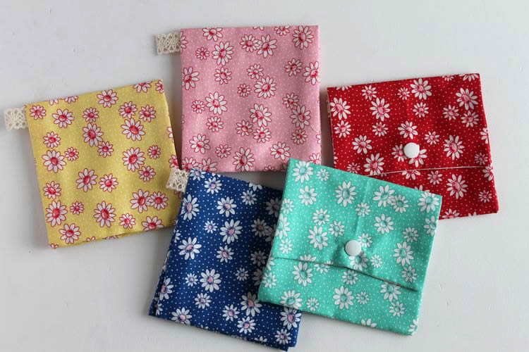 【clover】 ハンドメイド　サニタリーケース　マーガレット