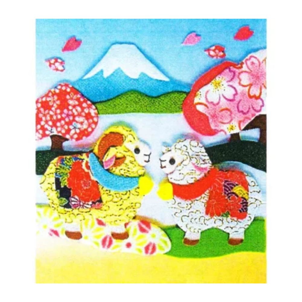 ※ご注意ください こちらは完成品ではありません。材料セットです。 2027未年の干支のキット。材料と作り方テキストがセットになっています。 一年の無病息災を願い、干支の置物を飾りましょう。 初級から中級者向け 用意するもの：ハサミ、目打ち、押絵ヘラ、ピンセット、ボンド、アイロンまたは電気ゴテなど 布地やパーツの色柄や形状が変更になる場合がございます。 また、予告なく生産終了となることもあります。ご了承ください。 できあがりサイズ：約約 幅24cm×高さ27cm（色紙サイズ） ご一緒にいかがでしょうか。 押絵専用額はこちらから こちらは取り寄せ商品でございます。 通常10営業日程お時間を頂戴いたします。 場合によっては入荷に遅れが生じる場合がございます。 その際には連絡させていただきます。 商品はポスト投函でのお届けです。 ポストのご確認をお願いいたします。 ご注文商品の変更・キャンセル、お客様都合の返品には対応しておりません。