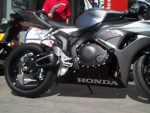 R＆G クラッシュプロテクター BLK CBR1000RR 04-07 《アールアンドジー RG-CP0125BL》◇Cr◇ 3