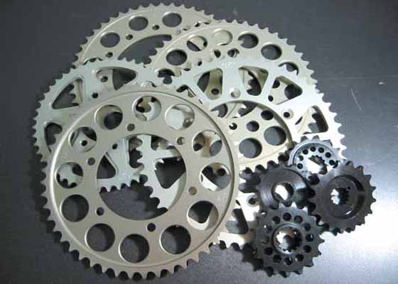 バイク用品 駆動系SUNSTAR サンスター リアスプロケット 530-40T Z1 Z2 530コンバートRK-109-40 4562116113273