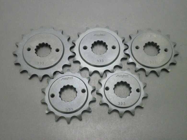 バイク用品 駆動系サンスター SUNSTAR フロントスプロケット 520-15T ZEPHYR400・χ ZZR400 ZXR250 BALIUS・II ZZR250など33315 4562116114515取寄品 セール