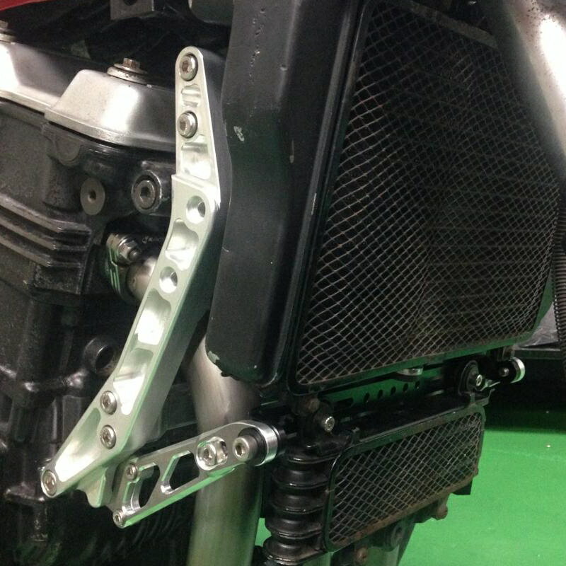 バイクパーツ 外装ケイファクトリー ノーマルラジエター用オイルクーラーステー112TZAO008H 4582215608098