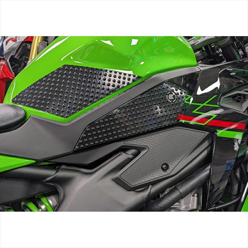 バイクパーツ 外装アールアンドジー Eazi-Grip Tank Grips:EVO:BLACK COLORRG-EVO443BL 4580779596479Ninja ZX-4RR(23/24)