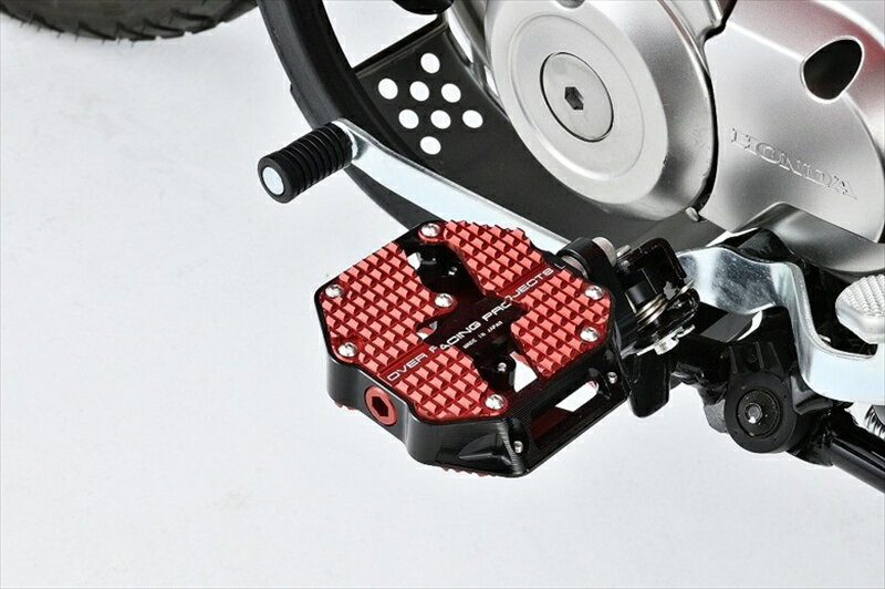 バイクパーツ ステップOVER RACING(オーヴァーレーシング) フラットペダル スモール BLK/RED CT125 20-22/23-51-06-02B4539770130250