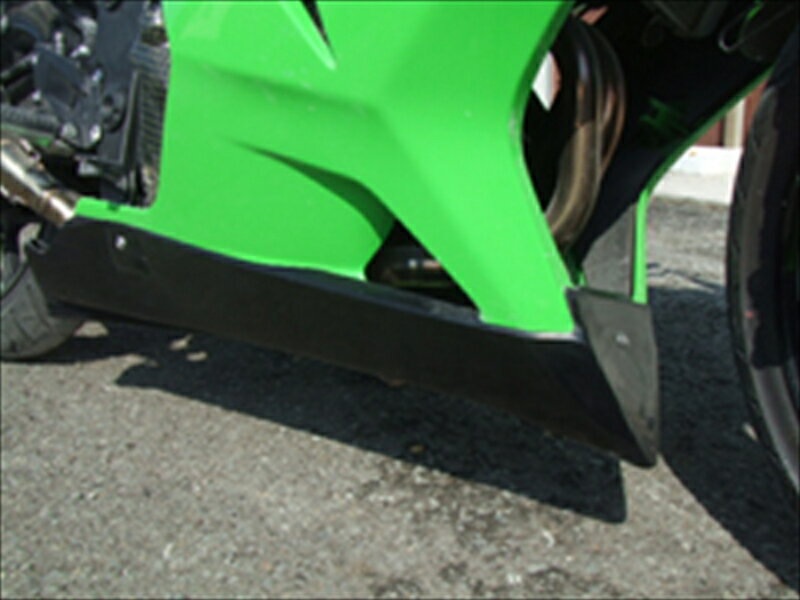 バイクパーツ 外装サイタニヤファクトリー アンダートレー クロゲル 3KNJ25OD-B 4547567841036Ninja250R