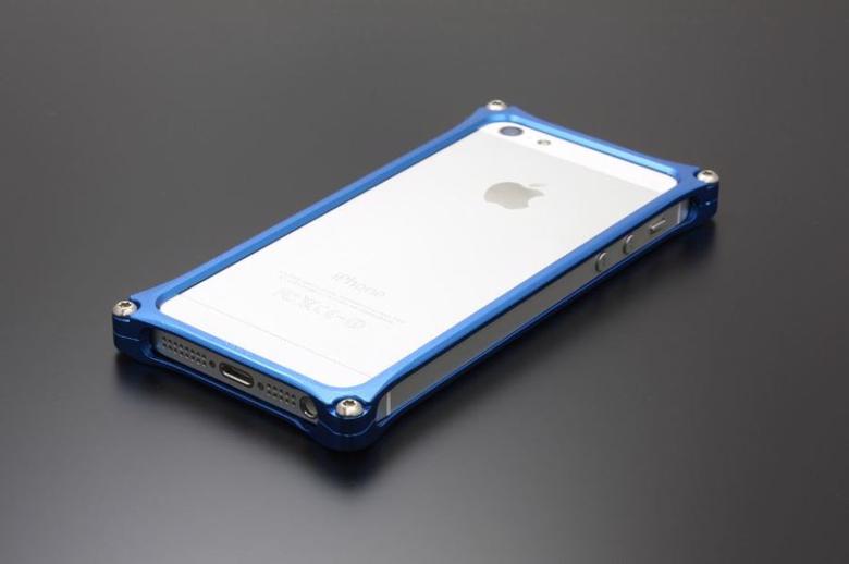 【ギルドデザイン】ギルドD ソリッドバンパー ブルー iPhone5 5s■カタログ品番：P060-7765■メーカー品番：GI-222BL■JAN：4522285403612適応車両：iPhone5／5s メーカー品番[カタログ品番] ： GI-222BL 画像注意書き ： ■商品分類：バイク用品、オートバイ（モーターサイクル）パーツ ■カテゴリ：車、バイク、自転車 ＞ バイク ＞ 電子機器類 ＞ ホルダー、マウント ■対象：男性(メンズ)、女性(レディース) ■用途：ツーリング(ロングツーリング)、通勤、通学 ※号機番号と適応車種を必ずご確認のうえ、ご注文くださいますようお願い致します。ご不明点等は、ご注文前にお問合せください。 ※掲載商品と実際の商品との色合いが異なる場合がございます。ご了承の程、宜しくお願い致します。 ※商品は予告なく仕様の変更や販売を終了している場合がございますので予めご了承下さい。 ※画像は装着画像や塗装済みのイメージ画像の場合がございます。 ※画像に含まれる、小道具等は商品には含まれておりません。 ※画像は装着イメージです。車両本体は商品に含まれておりません。