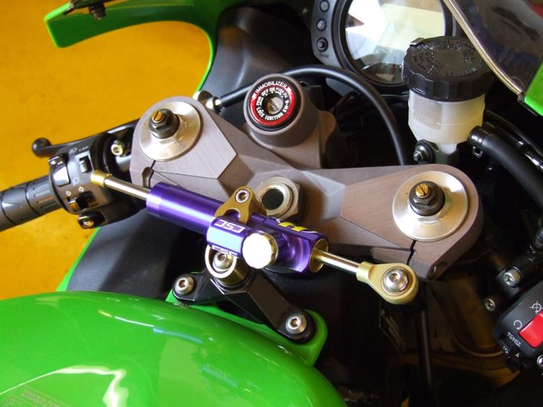 バイク用品 ハンドルHYPERPRO ハイパープロ CNCステダンステーSET 75mm GLD ZX-10R 06-12 ZX-6R 09-12 ［純正タイプ］22117037 4538792703770取寄品 セール