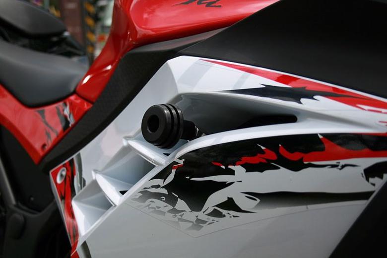 バイク用品 外装STRIKER ストライカー ガードスライダーアッパー ALL BLK Ninja250 ABS 13-17SS-GS117B-F1 4580363932829取寄品 セール