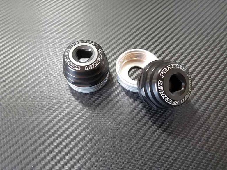 バイク用品 外装STRIKER ストライカー アクスルスライダー フロント シルバー NINJA250 R ABS -17SS-AS002S 458036393...