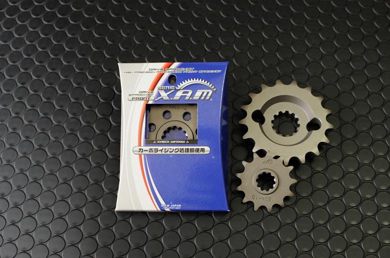 【5日前後で発送】 バイク用品 駆動系XAM ザム スプロケット 428-15T WR125 YZF-R125 R15 プレート付C3212P15 4528388159449取寄品 セール