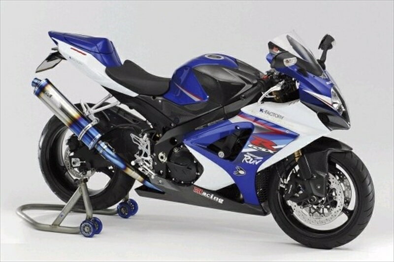 【K-FACTORY(ケイファクトリー)】3Dチタン S/O オーバル SBL-B GSXR1000 07■カタログ品番：242KBBAEBG0000■メーカー品番：242KBBAEBG0000■JAN：4582215501023適応車両：GSXR1000 07 タイプ： 3Dチタン／1本出し 素材： パイプ:チタン／サイレンサー:チタン 色： パイプ:SBL／サイレンサー:SBL-B 音量： -db 排ガス規： 車検不可 フィルタ外し： ○ ドレン： ○ タンデムステップ： ○ 【適合情報】スズキ[SUZUKI]…GSX-R100007-08【詳細情報/補足情報】メーカー品番[カタログ品番]：242KBBAEBG0000色[カラー]：パイプ:SBL/サイレンサー:SBL-B材質[素材]：パイプ:チタン/サイレンサー:チタンタイプ：3Dチタン/1本出し全長[長さ]：サイレンサー:470mm外径：100X120mm内径：42mm形状：オーバルサイレンサードレンボルト：○オイルフィルター：○ステップ：○タンデム：○規制適合/排ガス成績表[有/無]：車検不可アンダーカウル：○備考：エンジン下のチャンバーを取り外します 画像注意書き ： ■商品分類：バイクパーツ、オートバイパーツ（モーターサイクル） ■カテゴリ：車、バイク、自転車 ＞ バイク ＞ マフラー ＞ スリップオンマフラー ■対象：男性(メンズ)、女性(レディース) ■キーワード：ツーリング(ロングツーリング)、通勤、通学 ※号機番号と適応車種を必ずご確認のうえ、ご注文くださいますようお願い致します。ご不明点等は、ご注文前にお問合せください。 ※掲載商品と実際の商品との色合いが異なる場合がございます。ご了承の程、宜しくお願い致します。 ※商品は予告なく仕様の変更や販売を終了している場合がございますので予めご了承下さい。 ※画像は装着画像や塗装済みのイメージ画像の場合がございます。 ※画像に含まれる、小道具等は商品には含まれておりません。 ※画像は装着イメージです。車両本体は商品に含まれておりません。