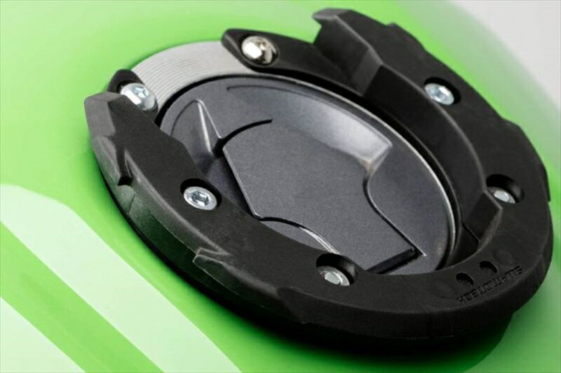 バイク用品 エスダブリューモーテック SWモーテック EVOタンクリング YAMAHA KAWASAKI BMW 6穴TRT0064011600/B 4538792863375取寄品 セール