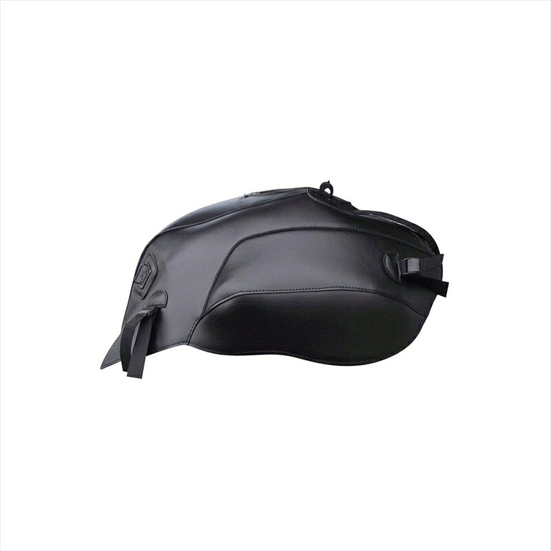 ■メーカー名：BAGSTER(バグスター) ■メーカー品番：1591U ■JAN：4548664668618 ・適応車両：V7 10-18 ヨーロッパのバイク文化が生んだタンクをカバーするための商品。幅広いカラーバリエーションで、愛車のイメージチェンジに最適です。タンクの保護はもちろん、専用タンクバッグのベースとしてもご使用いただけます。マグネット式の製品と違い、高速走行中にバッグが浮く心配はありません。色[カラー]：ブラック 材質[素材]：PVC(合皮) 加工[有/無]：無 内容量[数量]：タンクカバー本体 型番：1591 備考：※仕様変更によりバックルの色が写真と異なる場合がございます。仕様のご指定はお受けできかねますのでご了承ください。 特記事項：合皮製のため装着後、車体に馴染むまでしばらく時間がかかります。特に給油口付近、フチの部分など若干浮いた状態になる場合がございますが、仕様ですので製品に問題はありません。タンクバッグ装着時、バッグのサイズ・車種によっては乗車姿勢やハンドリングに支障が出たり、カウルへの干渉が発生する場合がございます。乗車前には必ず運転操作に問題が無いかご確認ください。 使用上の注意：【取付時】タンクに砂等の異物が入っている場合、擦れてタンクに細かな傷が発生する可能性があります。洗車後タンクが乾いた状態で取り付けを行ってください。【お手入れ】定期的に取り外し、タンクとタンクカバーのクリーニング、およびメンテナンスを行ってください。汚れが気になる場合は、マイクロファイバーでふき取るか、中性洗剤を使用し、ぬるま湯で洗い流してください。万が一雨などで濡れた場合には、陰干しをして、乾燥した上でご使用ください。 ※画像注意書き ： 画像1： 画像2：※2021年10月頃よりバックル部の色がシルバーへ仕様変更されております。 画像3：※2021年10月頃よりバックル部の色がシルバーへ仕様変更されております。 画像4：※2021年10月頃よりバックル部の色がシルバーへ仕様変更されております。 画像5：※2021年10月頃よりバックル部の色がシルバーへ仕様変更されております。 画像6： 画像7： 画像8： 画像9： 画像10： ■カテゴリ：車用品・バイク用品 ＞＞ バイク用品 ＞＞ アクセサリー ＞＞ バッグ・ケース ＞＞ その他 ■分類：バイク用品,バイクパーツ（オートバイ/二輪車/モーターサイクル） ■有名バイク：ネイキッド,アメリカン,モタード,デュアルパーパス,レーサーレプリカ・スーパースポーツ,ツアラー/クルーザー,ミニバイク,ビッグスクーター,スクーター(原付バイク),ビジネスバイク,オンロード,オフロード,電動 ■キーワード：ツーリング(ロングツーリング),通勤,通学,ソロ,街乗り