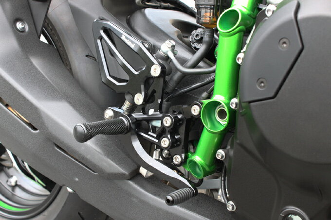 楽天バイク・バイク用品はとやグループバイク用品 ステップウッドストック ウッドストック バックステップキット 4POS GLD Ninja H2 STDペダルWBS-K32-GD 4549950331216取寄品 セール