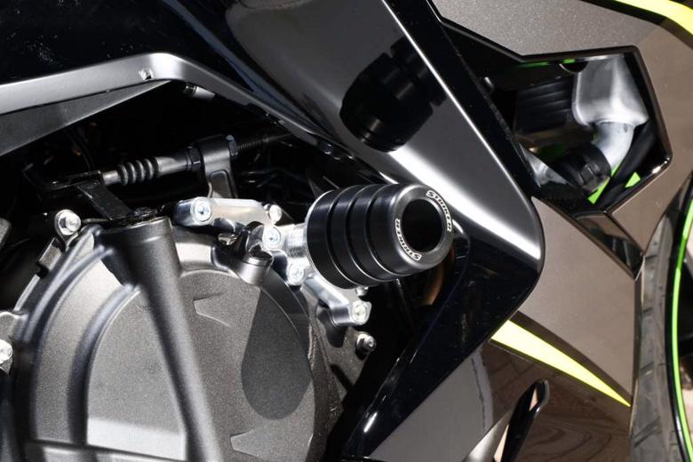 バイク用品 外装STRIKER ストライカー ガードスライダー NINJA250 18 NINJA400 18SS-GS143A-F2 4580363933253取寄品 セール