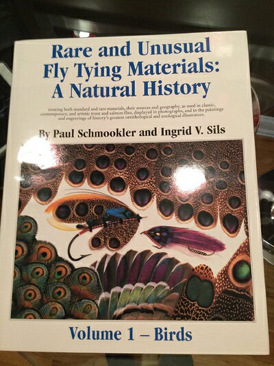 【中古】 Rare and unusual fly tying materials: A natural history treating both standard and rare materials, their sources and geography, as used in classic, contemporary, and artistic trout and salmon flies