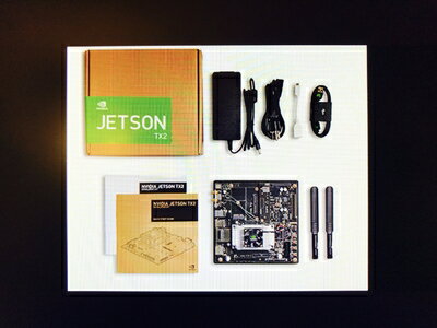 【中古】 NVIDIA (エヌビディア) 945-82771-0000-000 Jetson TX2 モジュール 開発キット ブラック