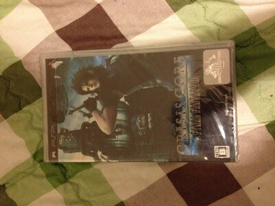 【中古】（新古品・未使用品） クライシス コア -ファイナルファンタジーVII- (通常版) - PSP