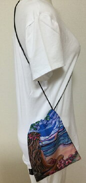 Colleen Wilcox 巾着ポシェット MOANI
