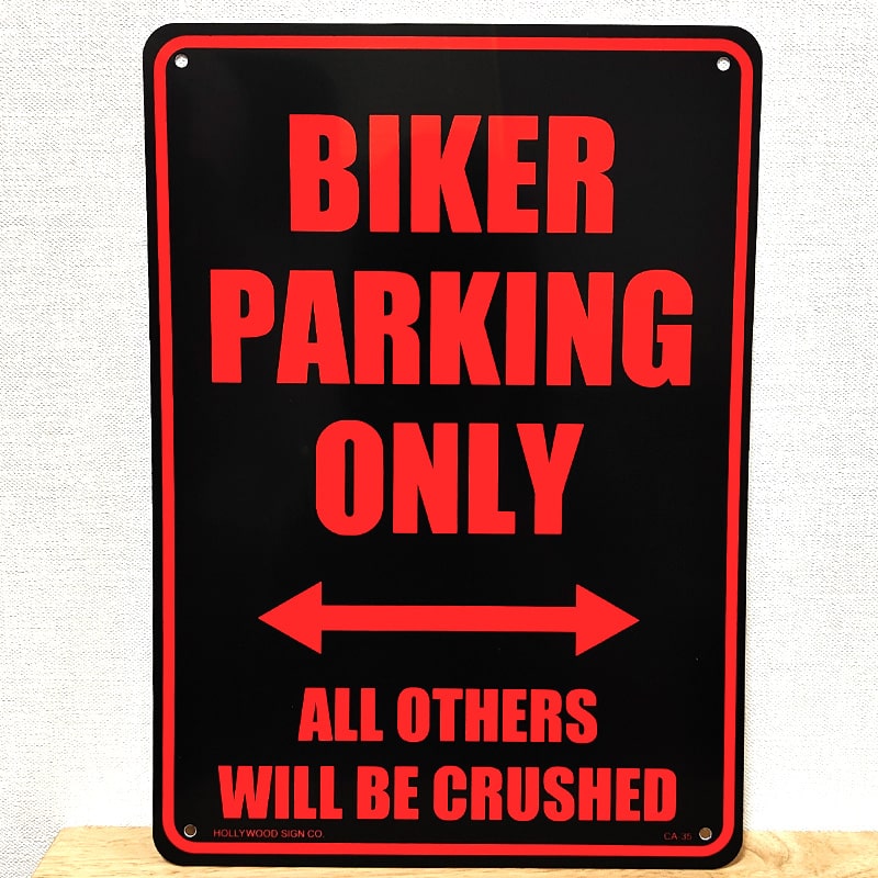 TC{[h Ŕ oCJ[p ԏ BIKER PARKING ONLY  AJ ubN G v[g Ǐ K[W bh CeA fBXvC   JtF o[ X