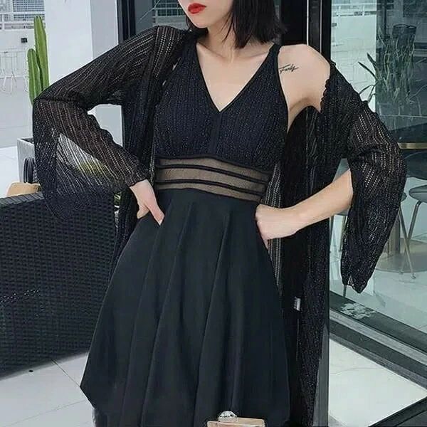 体型カバー クラシカル エレガント リゾート 海 プール 夏 フェミニン きれいめ 大人 可愛い ブラック 黒 20代 30代 40代