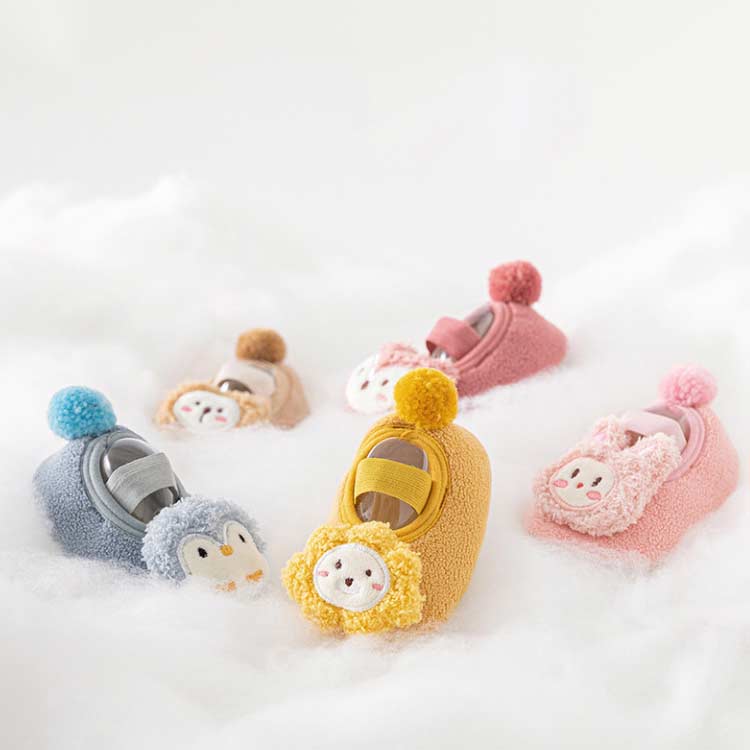 ファーストシューズ ベビーシューズ ボア スリッパ 男の子 女の子 赤ちゃん ルームシューズ 裏起毛 あったか 防寒 室内履き ルームソックス 冬 幼児 子供スリッパ 滑り止め 春 秋 冬 かわいい くま ライオン ウサギ キツネ 幼稚園 出産祝 ギフト プレゼント 送料無料 3