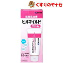 ●ヘパリン類似物質配合。顔や手足の乾燥肌治療に。 ●使いやすいワンタッチキャップ採用。 ●ステロイド無配合。 ●無着色。 【※お取り寄せ品】※パッケージは予告なく変更されることがあります。 ■商品特徴 ●ヘパリン類似物質配合。顔や手足の乾燥肌治療に。 ●使いやすいワンタッチキャップ採用。 ●ステロイド無配合。 ●無着色。 ■効能・効果 手指の荒れ、ひじ・ひざ・かかと・くるぶしの角化症、手足のひび・あかぎれ、乾皮症、小児の乾燥性皮ふ、しもやけ(ただれを除く)、きず・やけどのあとの皮ふのしこり・つっぱり(顔面を除く)、打身・ねんざ後のはれ・筋肉痛・関節痛 ■用法・用量 1日1～数回、適量を患部にすりこむか、又はガーゼ等にのばして貼ってください。 【用法・用量に関連する注意】 (1)用法・用量を厳守してください。 (2)小児に使用させる場合には、保護者の指導監督のもとに使用させてください。 (3)目に入らないように注意してください。万一、目に入った場合には、すぐに水又はぬるま湯で洗ってください。なお、症状が重い場合には、眼科医の診療を受けてください。 (4)外用にのみ使用してください。 ■内容成分・成分量 100g中 ヘパリン類似物質・・・0.3g 添加物として、サラシミツロウ、セレシン、白色ワセリン、エデト酸ナトリウム水和物、ジブチルヒドロキシトルエン、グリセリン、軽質流動パラフィン、スクワラン、グリセリン脂肪酸エステル、ポリオキシエチレンセチルエーテル、パラオキシ安息香酸プロピル、パラオキシ安息香酸メチルを含有しています。 ■使用上の注意 ■してはいけないこと (守らないと現在の症状が悪化したり、副作用が起こりやすくなります) 1. 次の人は使用しないでください。 (1)出血性血液疾患(血友病、血小板減少症、紫斑病等)の人。 (2)わずかな出血でも重大な結果をきたすことが予想される人。(血液凝固抑制作用を有し出血を助長するおそれがあります。) 2. 次の部位には使用しないでください。 目や目の周囲、粘膜(口腔、鼻腔、膣等)。 ■相談すること 1. 次の人は使用前に医師、薬剤師又は登録販売者に相談してください。 (1)医師の治療を受けている人。 (2)薬などによりアレルギー症状を起こしたことがある人。 (3)湿潤やただれのひどい人。 2. 使用後、次の症状があらわれた場合は副作用の可能性があるので、直ちに使用を中止し、この文書を持って医師、薬剤師又は登録販売者に相談してください。 【関係部位：症状】 皮ふ：発疹・発赤、かゆみ、はれ、紫斑 3. 5～6日間使用しても症状がよくならない場合は使用を中止し、この文書を持って医師、薬剤師又は登録販売者に相談してください。 ■保管及び取扱い上の注意 (1)直射日光の当たらない湿気の少ない涼しいところにして保管してください。 (2)小児の手の届かない所に保管してください。 (3)他の容器に入れ替えないでください。(誤用の原因になったり品質が変わることがあります。) (4)使用期限をすぎた製品は使用しないでください。 ■商品情報 商品名　　：ヒルマイルド クリーム 内容量　　：100g 医薬品区分：【第2類医薬品】 使用期限　：出荷時100日以上期限のある商品を送ります。 ■お問い合わせ 健栄製薬株式会社　お客様相談室 電話番号：06-6231-5822 受付時間：9：00～17：00（土・日・祝日を除く） 広告文責：くすりのヤナセ