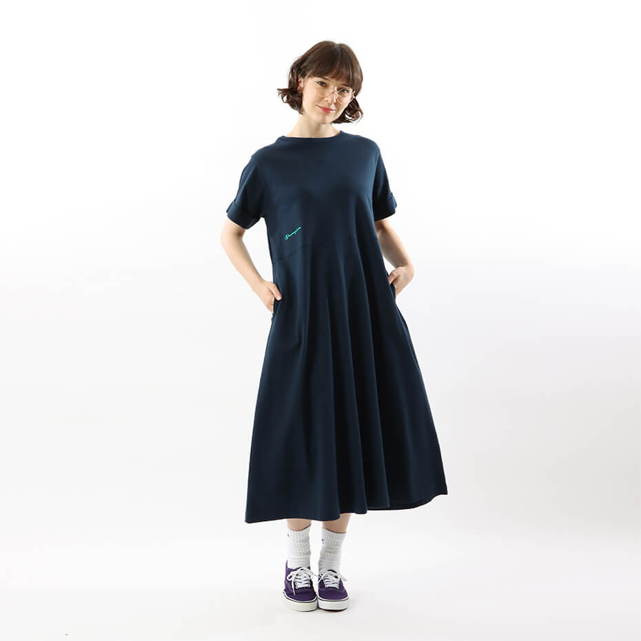 《5/30-6/1限定 1000円OFFクーポン配布中》【公式】チャンピオン【30%OFFセール】Champion ウィメンズ ワンピース 22SS (CW-V306)★セール品は商品不備以外 返品交換不可のサムネイル