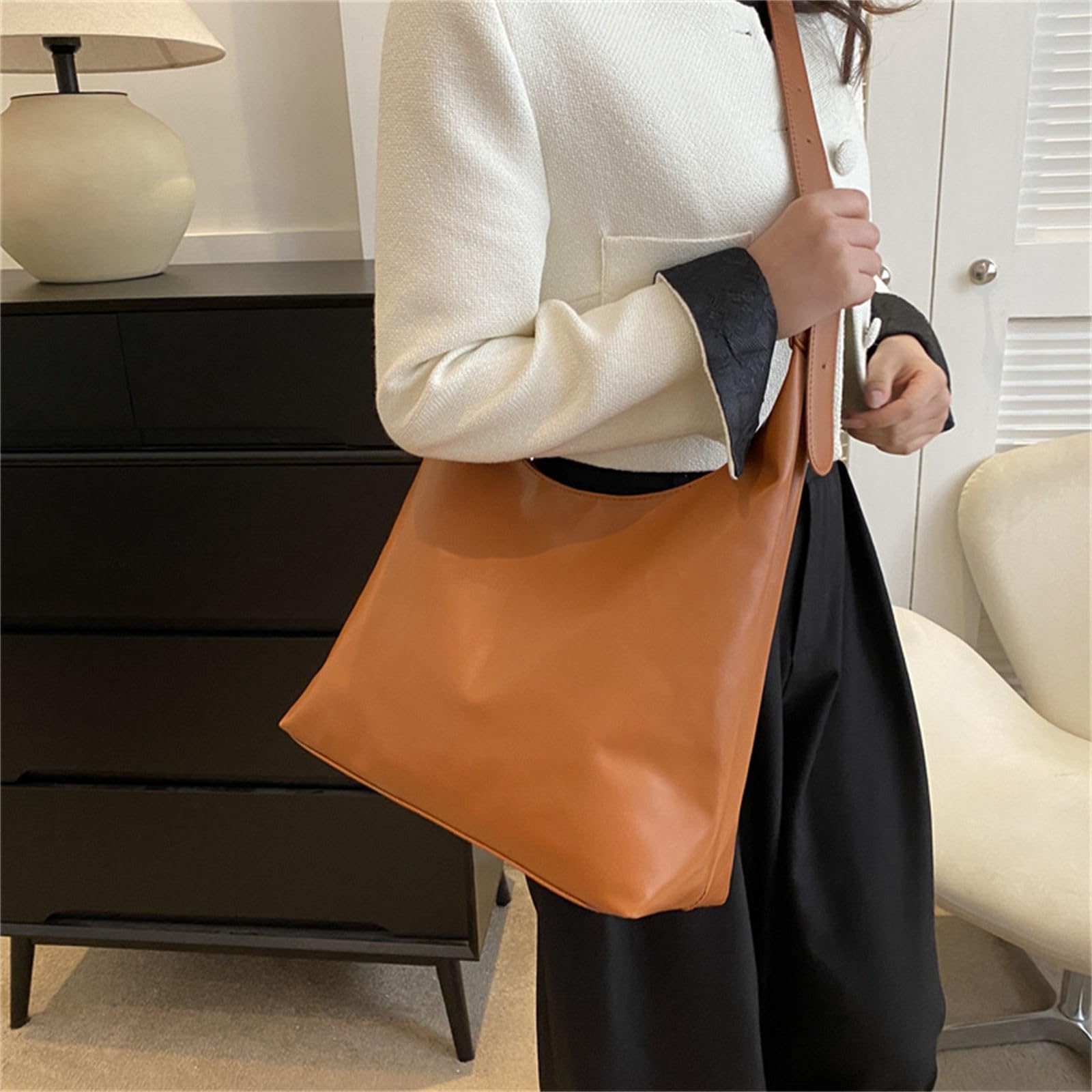 ファッショナブルな女性のための黒いショルダーバッグ機能的で ハンドバッグ日常使用マルチ機能内部コンパートメント(3)