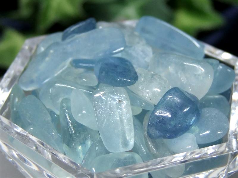  希少なサンタマリアブルー有り アクアマリン(緑柱石)さざれ 100g ブラ...