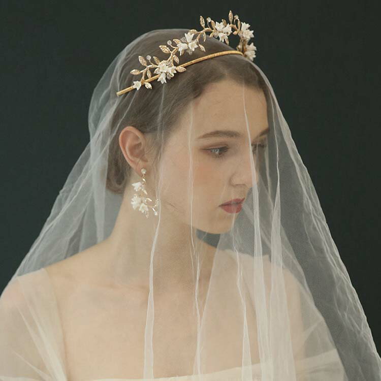 ティアラ 王冠 結婚式 セラミック製品 イヤーフック ブライダル ピアス イヤリング　ウェディング小物 ..