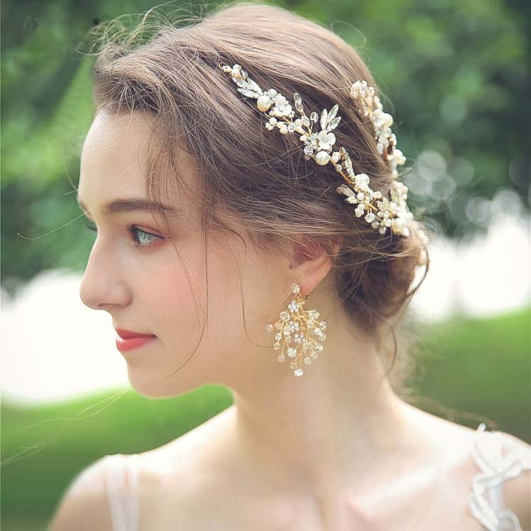 ヘアコサージュ ヘッドドレス 花 ゴールド 髪飾り 成人式 ブライダル ピアス イヤリング 大ぶり 痛く ない ウェディング 髪飾り セットアップ グリップ付き...