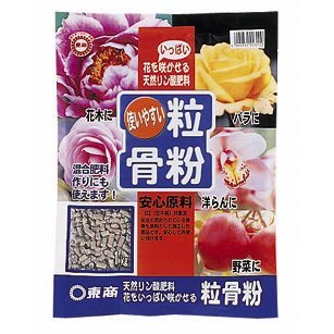 ●花や実を付けるりん酸成分が高い有機質肥料です。 ●安心なBSE対策済の原料のみを使用しています。 ●畑にまきやすい粒状です。 ●肥料の名称：東商りん酸配合1号 ●保証成分量(％)：窒素全量2.0・りん酸全量20.0 ●重量：1kg