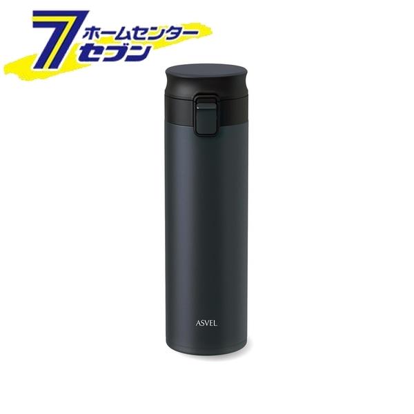 「アスベル 真空断熱携帯タンブラー 500ml (ブラック) 」は株式会社ホームセンターセブンが販売しております。メーカーアスベル品名真空断熱携帯タンブラー 500ml (ブラック) 品番又はJANコードJAN:4974908331664サイズ-重量265g商品説明●パッキン一体型だから、パッキンを洗う手間なし、つけ忘れなしの保温・保冷携帯タンブラー■容量:0.5L■サイズ:67×75×226mm■【材質】本体:ステンレス鋼（アクリル樹脂塗装）、フタ・フタ本体:ポリプロピレン、栓:PBT樹脂（栓部）/シリコーンゴム（パッキン部）、ロックレバー:ABS樹脂、ストッパー:ポリアセタール、バネ・軸:ステンレス鋼、フタパッキン:シリコンゴム※パッケージ、デザイン等は予告なく変更される場合があります。※画像はイメージです。商品タイトルと一致しない場合があります。《マグボトル 黒 水筒 直飲み 保温 保冷 真空断熱 魔法瓶 ステンレス パッキン一体 シンプル 新生活 ASVEL》商品区分：原産国：中国広告文責：株式会社ホームセンターセブンTEL：0978-33-2811