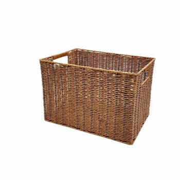 ※パッケージ、デザイン等は予告なく変更される場合があります。※画像はイメージです。商品タイトルと一致しない場合があります。サイズ違いでも重ねて、並べて綺麗に収納スタックバスケット。樹脂素材だから 丈夫で壊れにくい。汚れても水拭き・水洗いが可能。お手入れが楽だからいつでも清潔。アイアンを使用しているため、簡単な汚れは水拭きをおすすめします。ポリエチレン素材を使用した天然素材風のバスケット。丈夫で壊れにくいです。水洗い可能なのでいつでも清潔に保てます。サイズ違いでも重ねられる仕様ですっきり収納ができます。天然素材風のリアルなプリントを施したポリエチレン素材を使用。パッと見た時に本物の天然素材かと思う仕上がりです。天然素材ではなく PE 素材なので、汚れや埃などが気になったときはサッと水拭き・水洗いができます。アイアンを使用しているため、日常のお手入れは水拭きをおすすめいたします。天然素材を使用していると使う場所に気を使いがちですが、PE 素材のこのバスケットならカビや虫、湿気の心配がなく使えます。底部のアイアンが内側のストッパーとなり上のバスケットがずれたり落ちたりしないんです。スタッキングできるバスケットには嬉しい機能。同サイズはもちろんですが、違うサイズでも向きを変えて重ねることが可能です。色々組み合わせてすっきり収納が出来そうです。【注意事項】●こちらの商品は底部のアイアンに手で素材を巻き付けて処理しているため、多少のがたつきが発生する可能性がございます。予めご理解ご了承の上お買い求め頂けますようお願い申し上げます。●食品を入れる際は必ず包装した状態で入れてください。●手編みの商品のため、サイズや仕様に個体差やゆがみがあります。●素材の色差は商品の特性です。●経年劣化により退色などが起こる可能性があります。●過度に重いものをいれたり、力を加えると変形や破損の原因になります。●食洗器、電子レンジの使用は不可。●水平で安定した場所においてください。●火気の近く、直射日光の当たる場所や高温になる場所にはおかないでください。●小さいお子様やペットの近くに置かないでください。●アイアンを使用していますので簡単な汚れは水に濡らした布なのでふき取ることをお勧めします。●濡れたままにしておくと錆や劣化の原因になりますので、濡らした後は必ず乾いた布で水気をとり、風通しのいい場所でしっかり乾燥させてください。●蓋は別売りになります。●モニターの発色の具合によって実際のものと色が異なる場合がございます。ご了承ください。●お手入れ後は水分をふき取り、風通しの良い場所でしっかり乾かしてください。サイズ個装サイズ：37.5×27×26.5cm重量個装重量：800g生産国中国広告文責:株式会社ホームセンターセブンTEL:0978-33-2811※パッケージ、デザイン等は予告なく変更される場合があります。※画像はイメージです。商品タイトルと一致しない場合があります。fk094igrjs