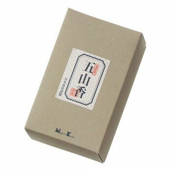 ※パッケージ、デザイン等は予告なく変更される場合があります。※画像はイメージです。商品タイトルと一致しない場合があります。日本香堂のお焼香に使用する香木・原料は、吟味されたベトナム・インドネシア・インドなどで産出する品質の高い逸品揃い。卓越した調香の技術によって生まれた気品高い香りが、馥郁として奥ゆかしく幽玄に広がります。厳選された沈香・白檀を使用し、龍脳などを調合したお焼香です。サイズ個装サイズ：16×10×5cm重量約125g個装重量：187g素材・材質沈香白檀龍脳生産国日本広告文責:株式会社ホームセンターセブンTEL:0978-33-2811※パッケージ、デザイン等は予告なく変更される場合があります。※画像はイメージです。商品タイトルと一致しない場合があります。fk094igrjs