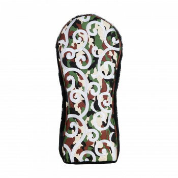 ※パッケージ、デザイン等は予告なく変更される場合があります。※画像はイメージです。商品タイトルと一致しない場合があります。ウェアとのコーディネートなど、人と違うスタイルを楽しむことができます。※製造過程において生地の使用箇所により、縫製部分にて柄パターン・デザインがずれていることがございます。あらかじめご了承ください。※生地の特性上、摩擦や水濡れなどにより色が移ることがあります。雨や汗などで本体が塗れた状態で使用する際は、ご注意ください。※モニターなどの設定により、実際の色味と異なって見える場合があります。予めご了承ください。サイズ個装サイズ：19×6×40cm重量個装重量：1000g素材・材質表面:合成皮革+刺繍背面:ポリエステルボア仕様ドライバー用(460ccサイズ対応)生産国中国広告文責:株式会社ホームセンターセブンTEL:0978-33-2811※パッケージ、デザイン等は予告なく変更される場合があります。※画像はイメージです。商品タイトルと一致しない場合があります。fk094igrjs