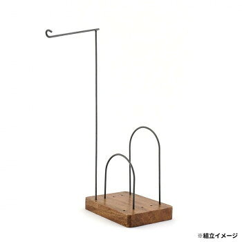 ※パッケージ、デザイン等は予告なく変更される場合があります。※画像はイメージです。商品タイトルと一致しない場合があります。フック部分にモビールやオーナメントを吊るすことが可能です。仕切り部分にはお気に入りの本を置いて、ブックスタンドとして使えるので、チェストなどの上段のディスプレイスペースにぴったり。WOODの土台に穴が開いており、フックの場所と本を立てる仕切りの幅を調節することができます。仕切りを外して、オブジェを飾るトレーとしても使っていただけます。【素材】shesayのIRON(アイアン)シリーズは、一つ一つ職人の手作業により作られています。そのため、同じ商品でも色・形・大きさに微妙な違いが生じる場合がございます。ハンドメイドならではの風合いとしてお楽しみください。また、素材の特性上、水気・湿気の多い場所でのご使用時には錆が生じる場合がありますのでご注意ください。マンゴーの木材は、磨き上げると滑らかで肌触りが良く、綺麗な木目の仕上がりになることから、家具や器などに使われています。やや粗い肌目とラフな木肌で、ライトブラウンの中に茶褐色、赤褐色が混じったような木目が特徴。木目には黄みや黒みが混じるものがありますが、自然素材ならではの表情があり、ひとつひとつがまさに一点モノです。【注意】※職人が一点ずつ手作業で制作しているため、色・形・大きさに個体差があります。※素材の特性上、水気・湿気の多い場所でのご使用はサビが発生する場合がありますので、ご注意ください。※1ヵ所に片寄った力をかけることは危険ですので、全体に重みが分散するようにしてご使用ください。※また、製品破損や落下によるケガの原因となりますので耐荷重以上の物をかけないでください。※また、ヒビ・欠け・強いスリ傷等が入った場合は、思わぬ時に破損することがありますので使用しないでください。※金属類は強度のある素材ですが、落としたり強い衝撃を与えたりすると割れることがありますのでご注意ください。サイズ幅18×奥行14×高さ55cm個装サイズ：18×21×59cm重量個装重量：640g素材・材質アイアン、マンゴーウッド仕様組み立て商品フック部分:耐荷重約200g生産国フィリピン広告文責:株式会社ホームセンターセブンTEL:0978-33-2811※パッケージ、デザイン等は予告なく変更される場合があります。※画像はイメージです。商品タイトルと一致しない場合があります。fk094igrjs