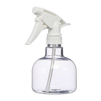 ※パッケージ、デザイン等は予告なく変更される場合があります。※画像はイメージです。商品タイトルと一致しない場合があります。ノズルの先で噴霧の調整が可能。ノズルを回すことで霧状かた直線状まで調節できます。安定した形状で倒れることが少なく、中身の残量もはっきりと目視することができます。水専用です。サイズ168×110mm個装サイズ：19×12×10cm重量55g個装重量：60g素材・材質ボトル:PET仕様水専用容量:350ml生産国中国広告文責:株式会社ホームセンターセブンTEL:0978-33-2811※パッケージ、デザイン等は予告なく変更される場合があります。※画像はイメージです。商品タイトルと一致しない場合があります。fk094igrjs