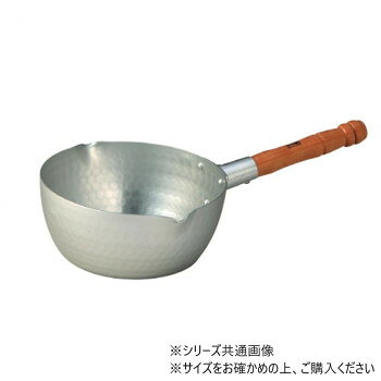 ※パッケージ、デザイン等は予告なく変更される場合があります。※画像はイメージです。商品タイトルと一致しない場合があります。アルミ製の雪平鍋です。サイズ内径210×高さ80mm個装サイズ：38.7×22.6×10.8cm重量個装重量：431g仕様アルマイト加工板厚:1.7mm容量:2.4リットル目盛付熱源:ガス火生産国中国広告文責:株式会社ホームセンターセブンTEL:0978-33-2811※パッケージ、デザイン等は予告なく変更される場合があります。※画像はイメージです。商品タイトルと一致しない場合があります。fk094igrjs