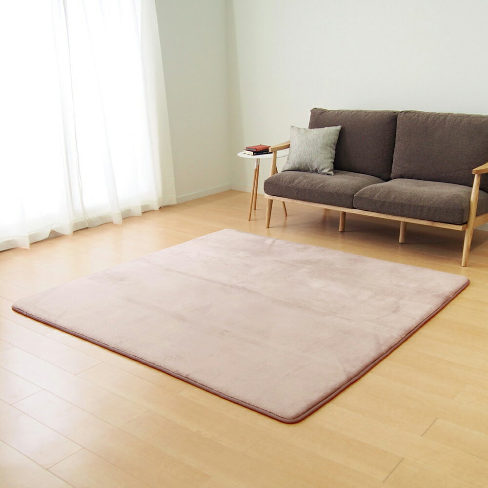 「萩原 メレンゲタッチの洗える低反発ラグ 撥水機能付き ピンク サイズ185×240cm 」は株式会社ホームセンターセブンが販売しております。メーカー萩原品名メレンゲタッチの洗える低反発ラグ 撥水機能付き ピンク サイズ185×240cm 品番又はJANコードJAN:4955872801759サイズ-重量-商品説明●まるで泡立てたメレンゲみたい！思わず触れたくなるようなふんわりなめらかタッチラグ。●約20mmの低反発ウレタン入り。●ふっくら厚手の心地よい弾力が、床の硬さから守ってくれます。●毛足短めでゴミが入り込みにくく、日々のお掃除は掃除機やコロコロでお手軽に。●撥水加工が施されているので、液体をこぼしてしまってもサッと拭き取れるから汚れにくくお手入れ簡単！汚れても手洗いできます。●ホットカーペット対応で、冬にはホットカーペットカバーとして、季節を問わずお使いいただけます。●サイズはスクエアタイプとサークルタイプ、合わせて3サイズからお選びいただけます。■サイズ：185×240cm■カラ−：ピンク■組成：表面：ポリエステル100%　中材：低反発ウレタンフォ−ム20mm　裏面：不織布（滑り止め付き）■機能：−■洗濯：手洗い■厚み(mm）：20■すべり止め：あり■ホットカ−ペット・床暖房：対応※パッケージ、デザイン等は予告なく変更される場合があります。※画像はイメージです。商品タイトルと一致しない場合があります。《ホットカーペットカバー ウォッシャブル 滑り止め付き 》商品区分：原産国：中国広告文責：株式会社ホームセンターセブンTEL：0978-33-2811