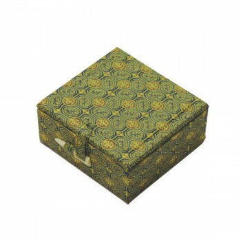 ※パッケージ、デザイン等は予告なく変更される場合があります。※画像はイメージです。商品タイトルと一致しない場合があります。大切な印材を割れや傷から守る保存箱です。※布の色柄は、ロットにより変わる可能性があります。※モニターの設定などにより、...